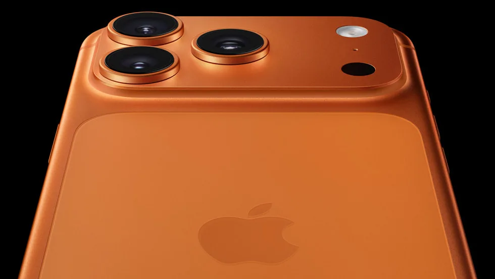 Apple-iPhone-17-Pro-camera-close-up-